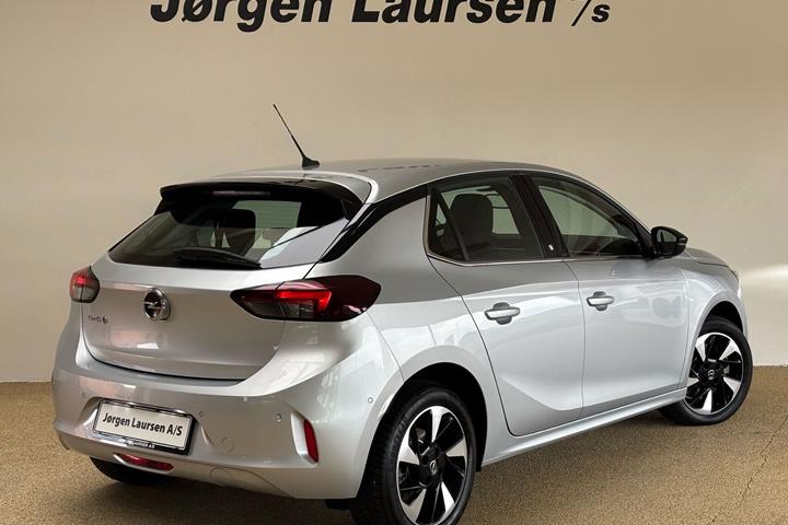 Sølv Opel Corsa-e fra 2023