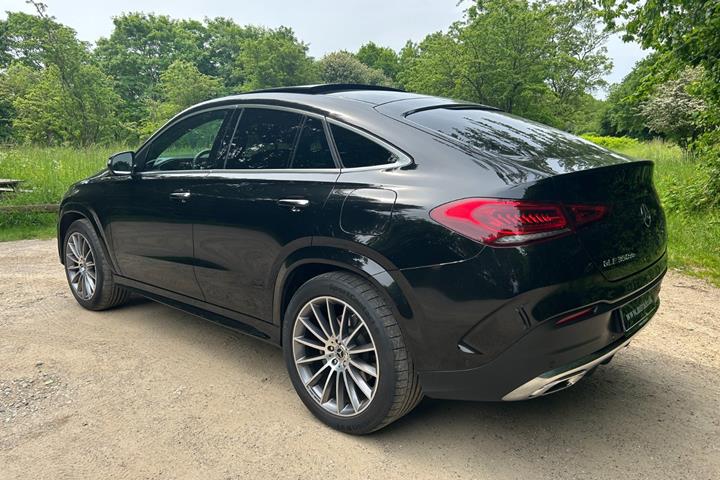 Sort Mercedes GLE350 de fra 2023