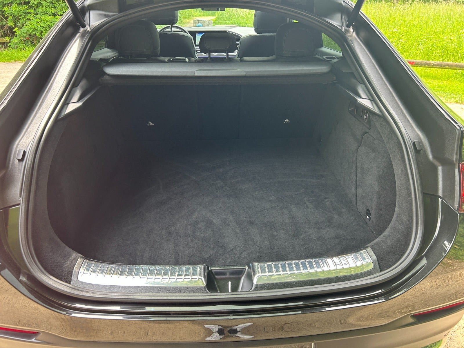 Sort Mercedes GLE350 de fra 2023