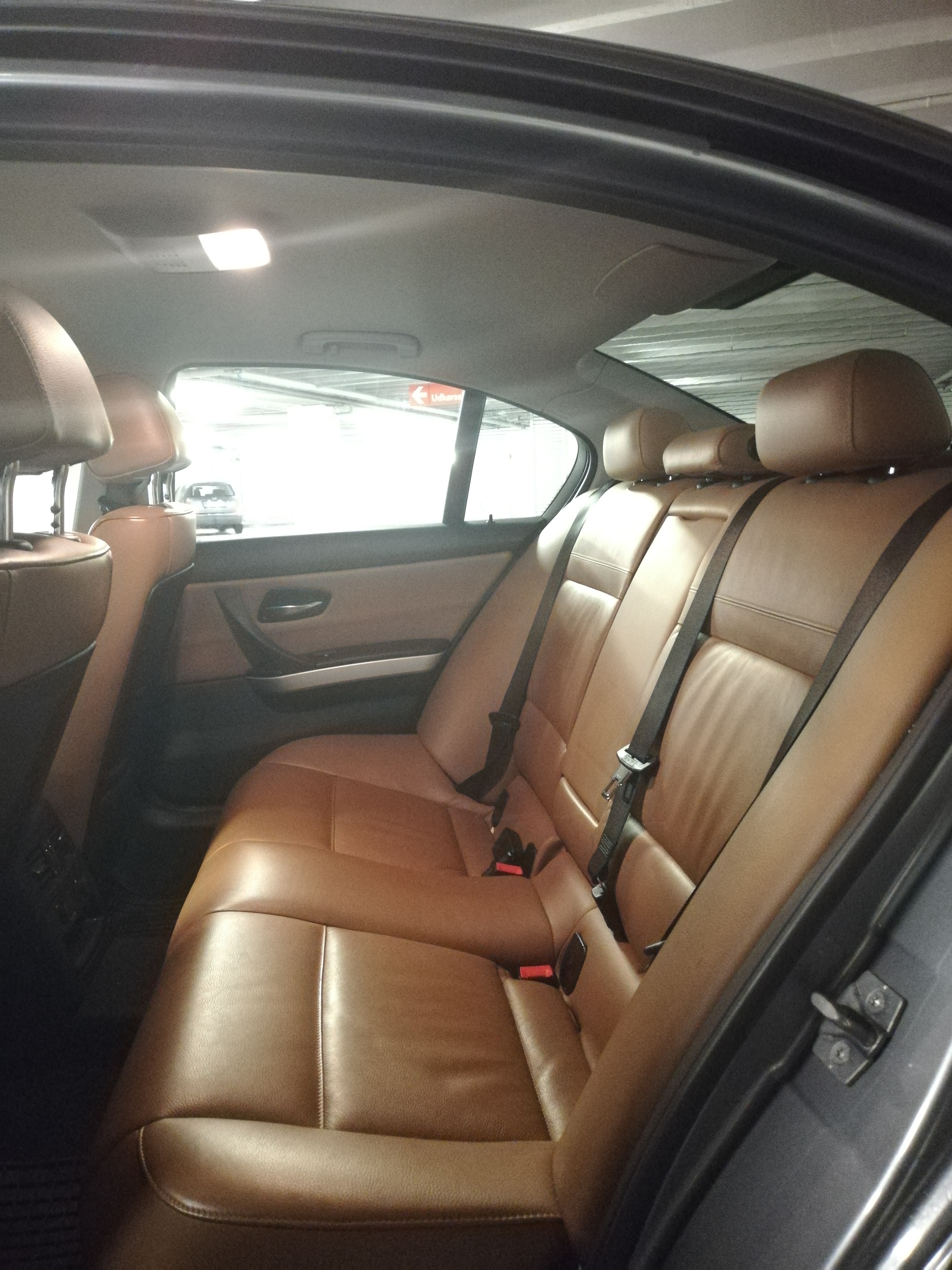 Grå BMW 320d fra 2011