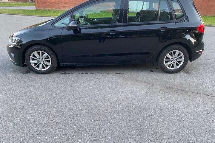 Sort VW Golf Sportsvan fra 2015