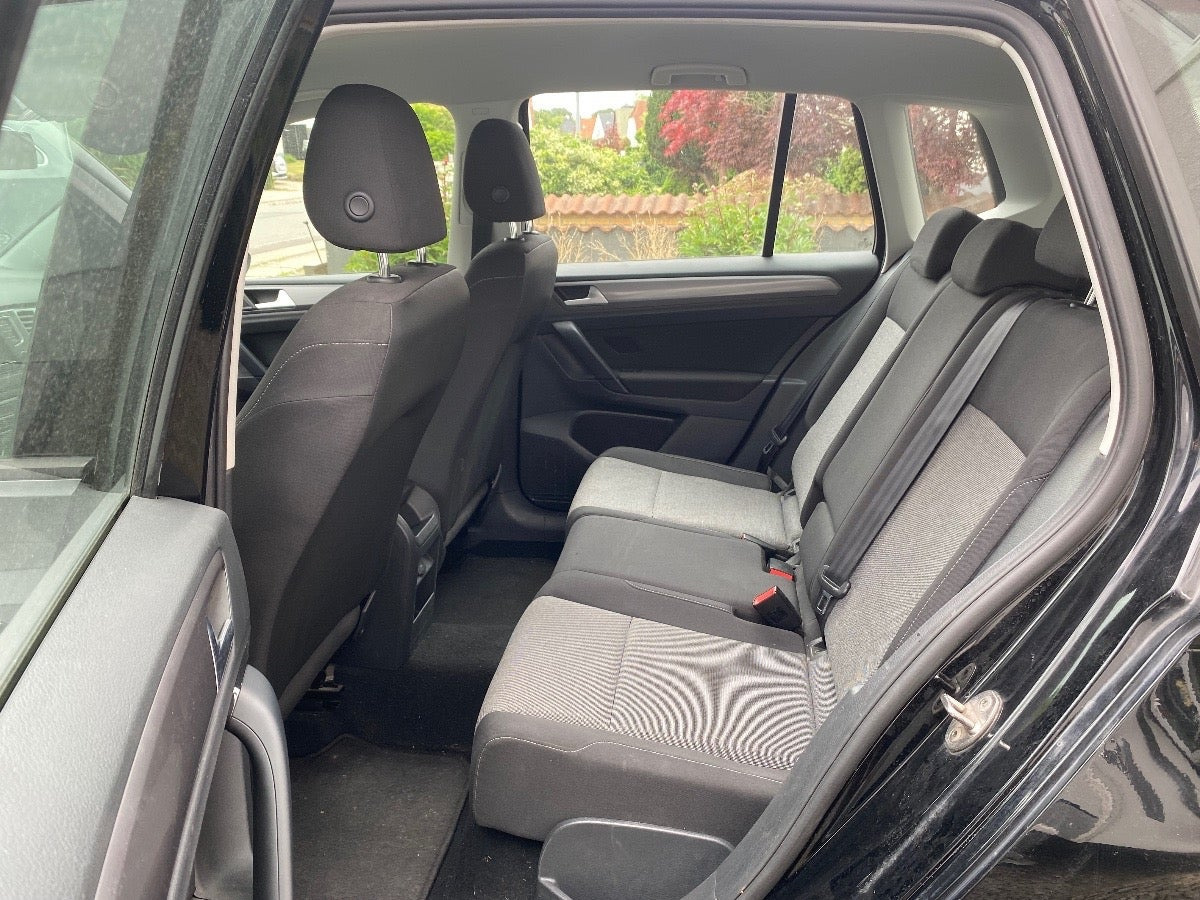 Sort VW Golf Sportsvan fra 2015