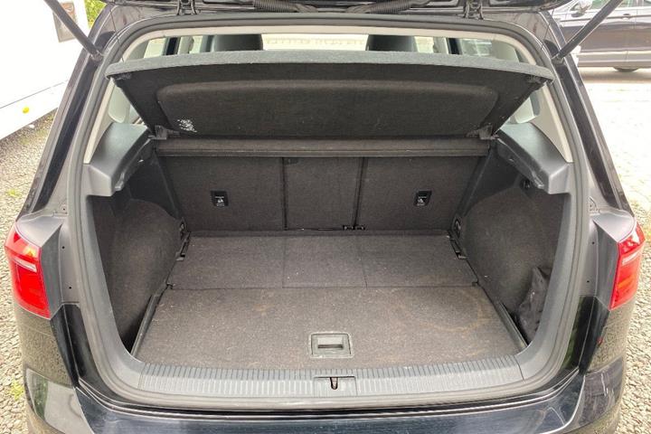 Sort VW Golf Sportsvan fra 2015