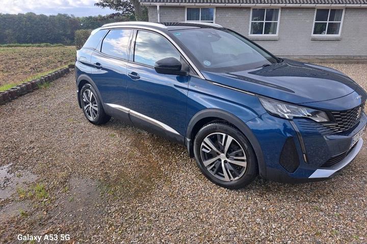Blå Peugeot 3008 fra 2020
