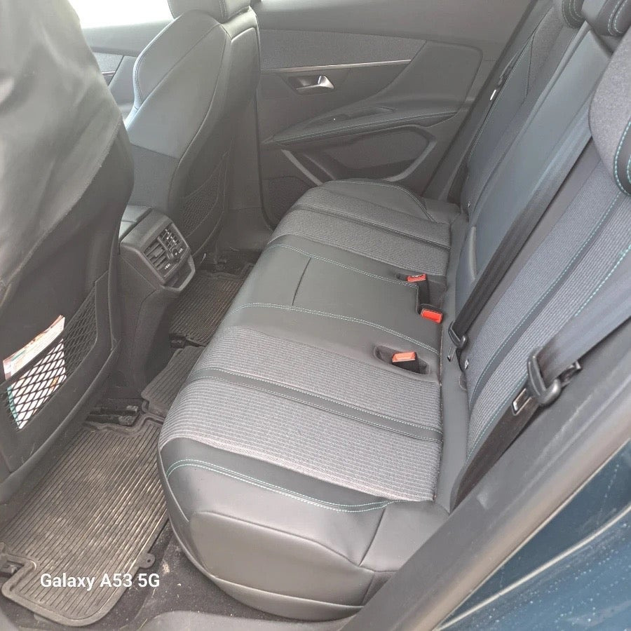 Blå Peugeot 3008 fra 2020