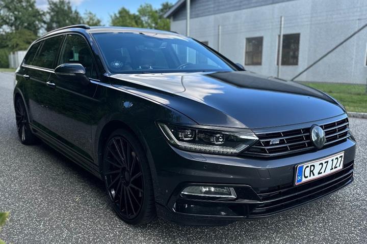 Grå VW Passat fra 2019