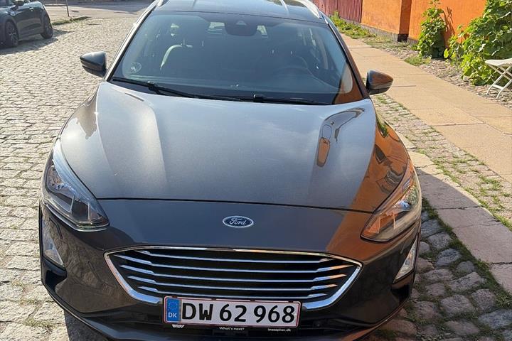 Grå Ford Focus fra 2020