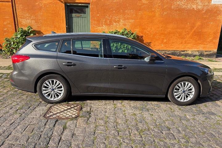 Grå Ford Focus fra 2020