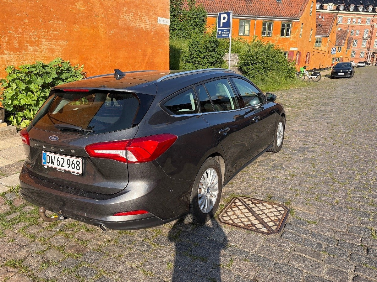 Grå Ford Focus fra 2020