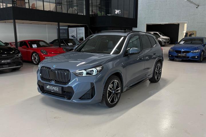 undefined BMW iX1 fra 2023 set udefra