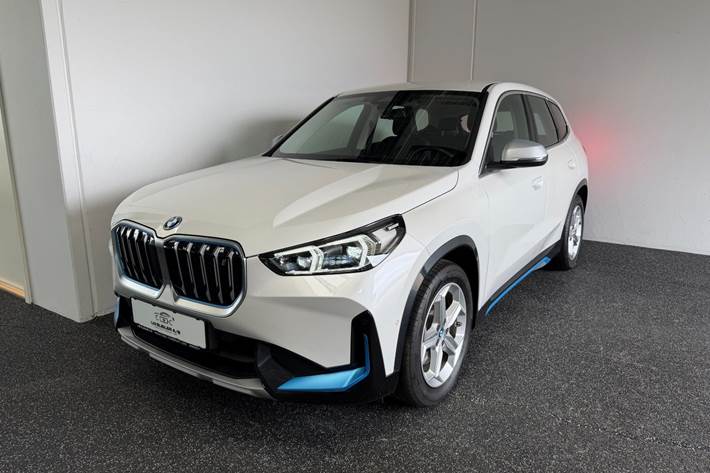 Hvid BMW iX1 fra 2024
