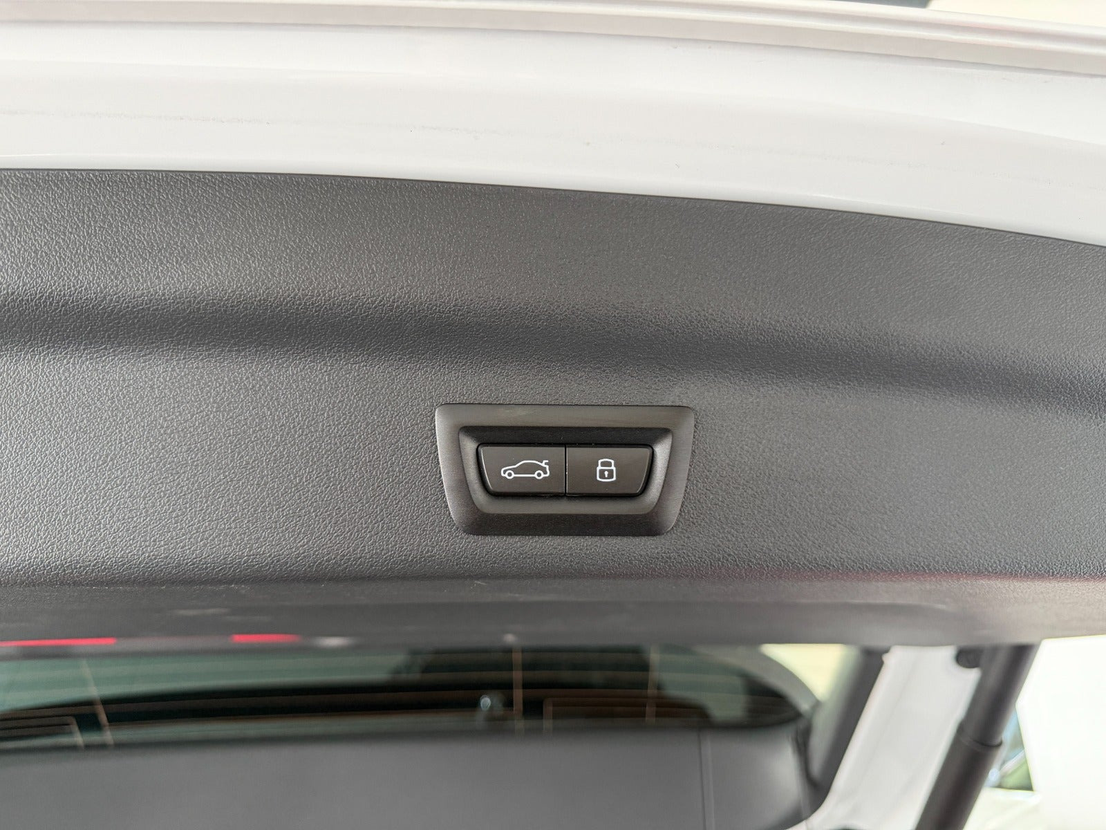 Hvid BMW iX1 fra 2024