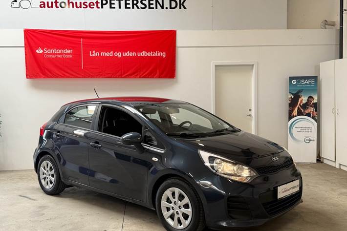 Sort Kia Rio fra 2015