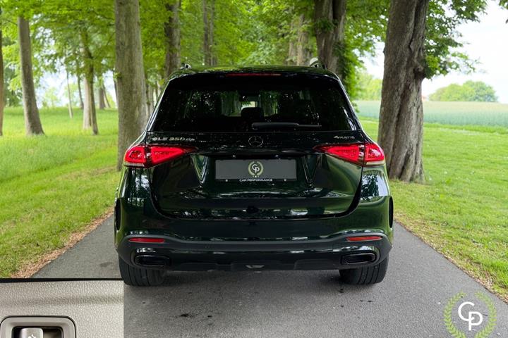 Grøn Mercedes GLE350 de fra 2021