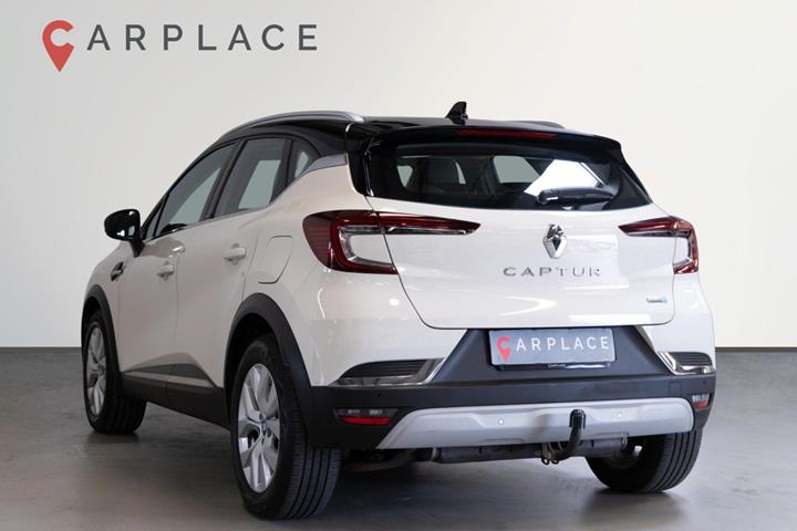 Beige Renault Captur fra 2020