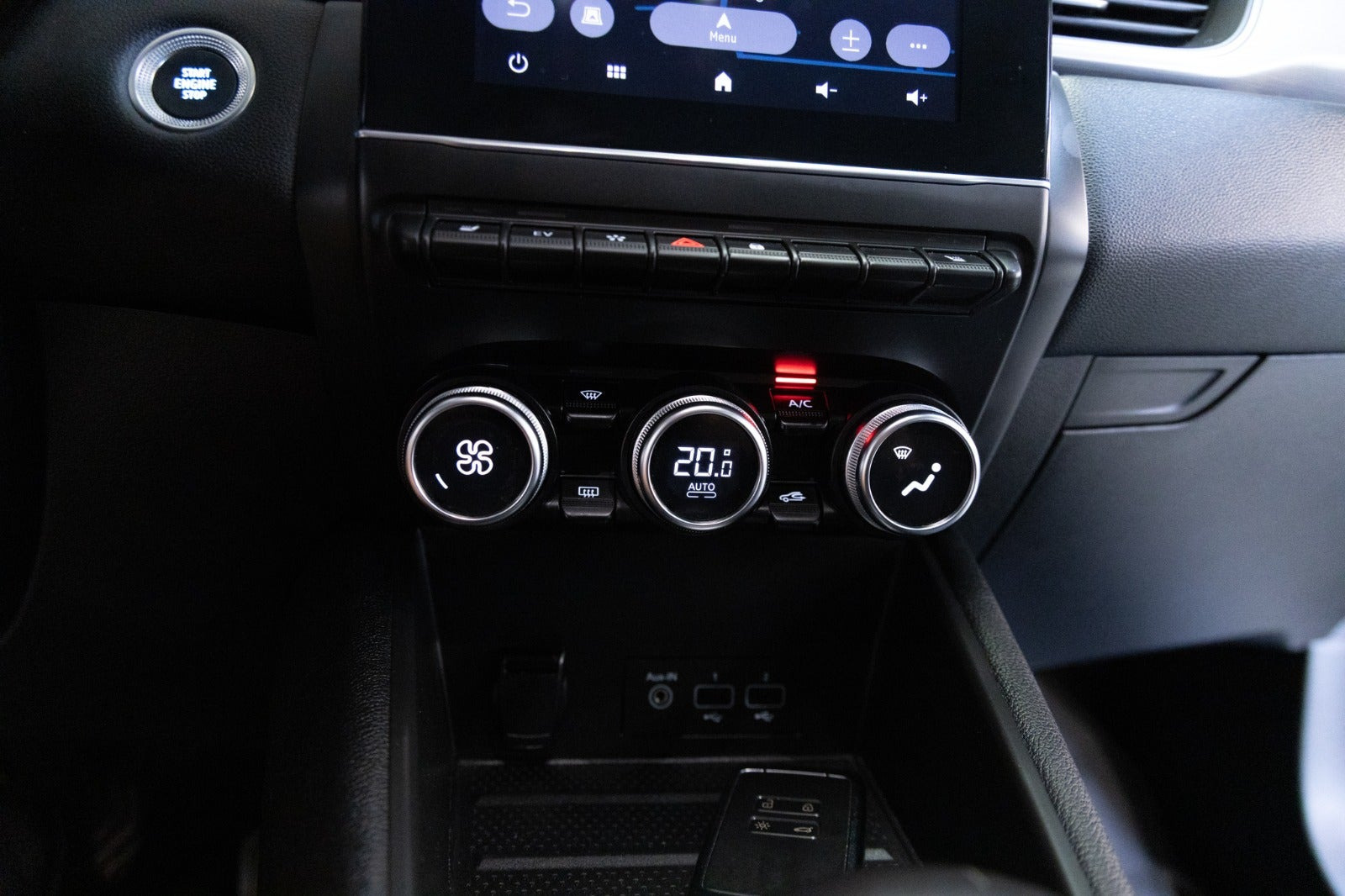 Beige Renault Captur fra 2020