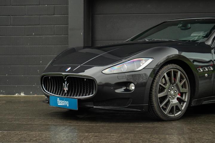 Sort Maserati GranCabrio fra 2012