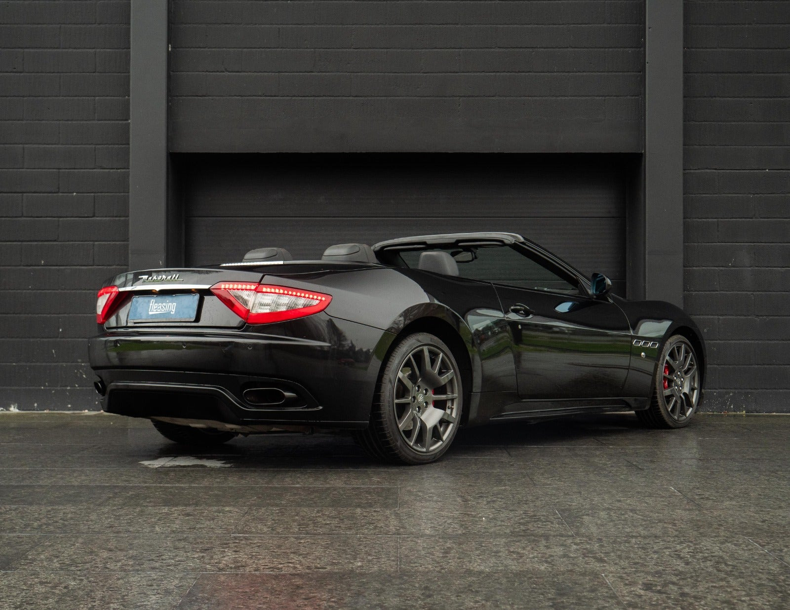 Sort Maserati GranCabrio fra 2012