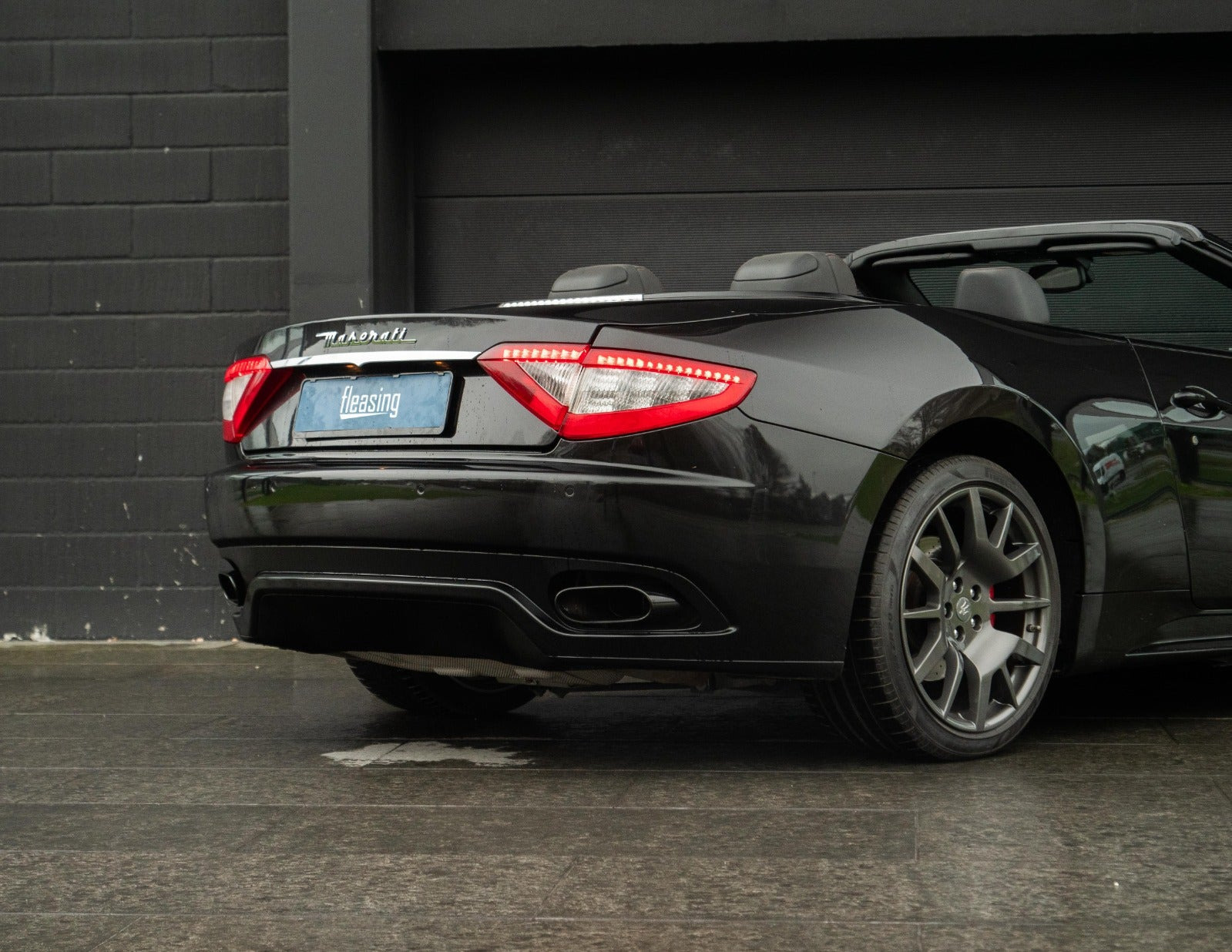Sort Maserati GranCabrio fra 2012