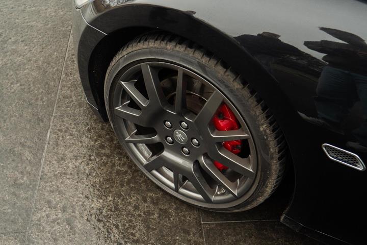 Sort Maserati GranCabrio fra 2012