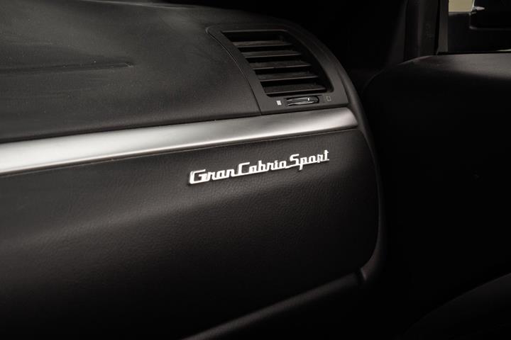 Sort Maserati GranCabrio fra 2012