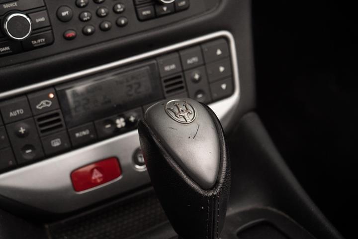 Sort Maserati GranCabrio fra 2012
