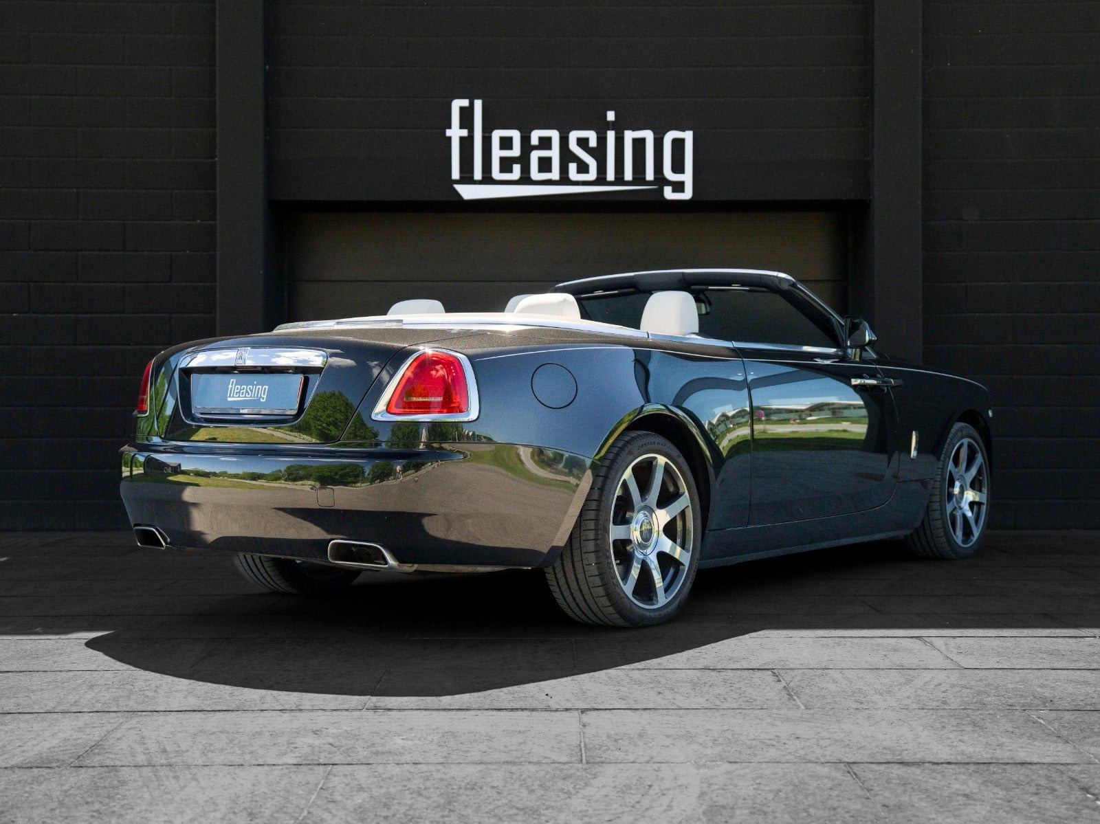 Sort Rolls Royce Dawn fra 2020