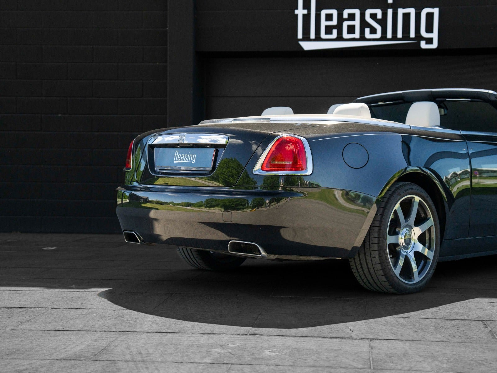 Sort Rolls Royce Dawn fra 2020