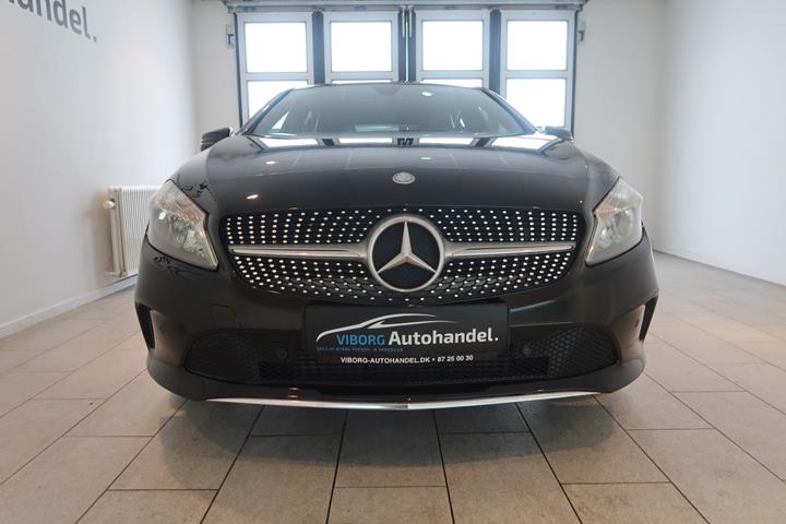 Sort Mercedes A180 d fra 2017