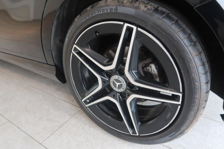 Sort Mercedes A180 d fra 2017