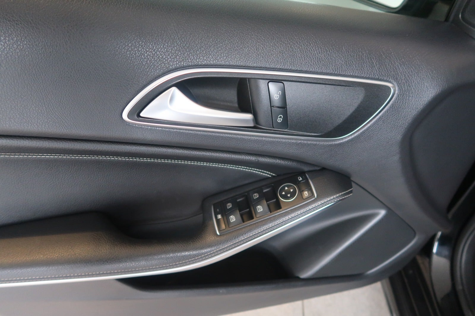 Sort Mercedes A180 d fra 2017