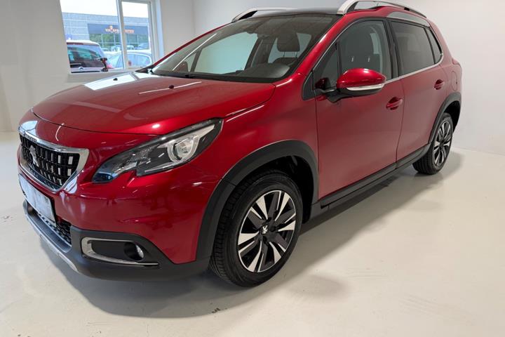 Rød Peugeot 2008 fra 2019