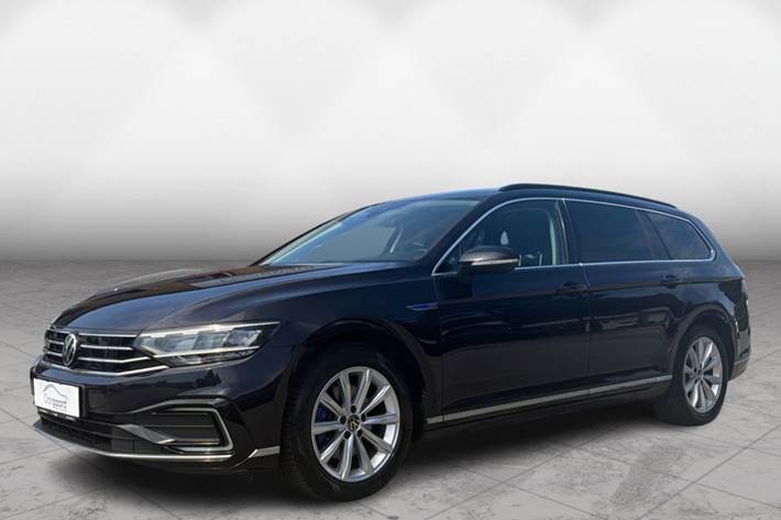 Sort VW Passat fra 2021