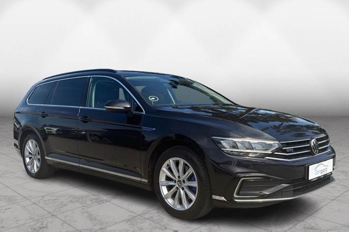 Sort VW Passat fra 2021