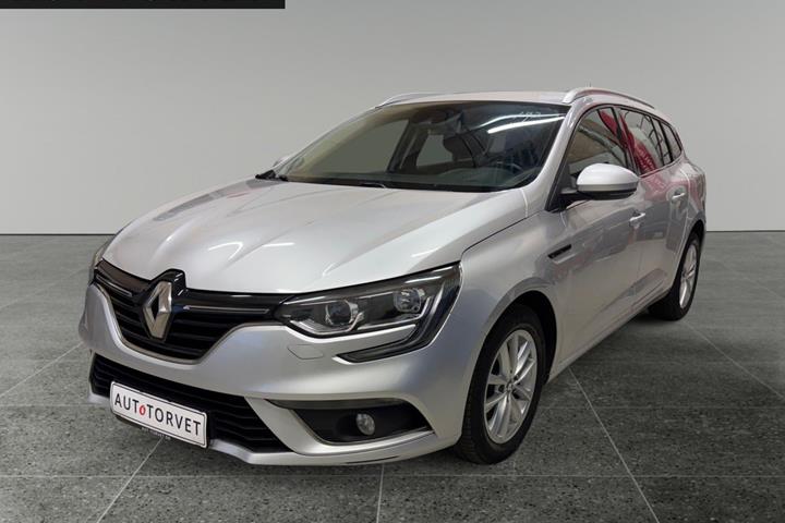 Sølv Renault Megane IV fra 2017 set udefra