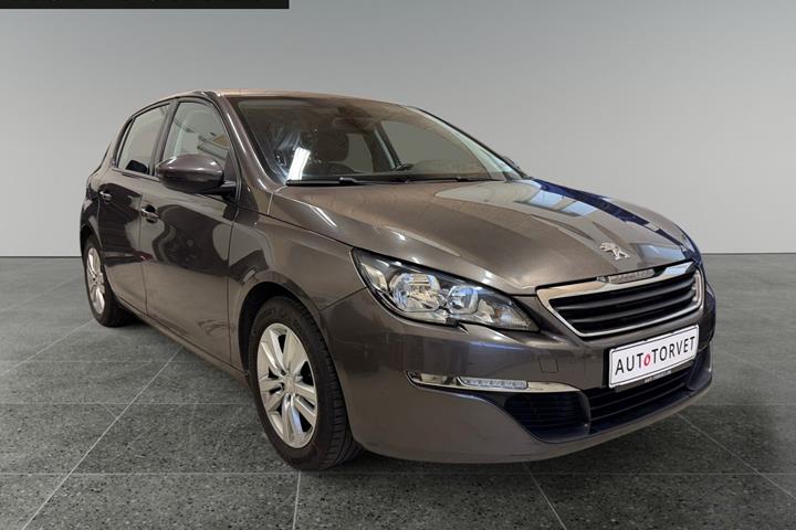 Grå Peugeot 308 fra 2015