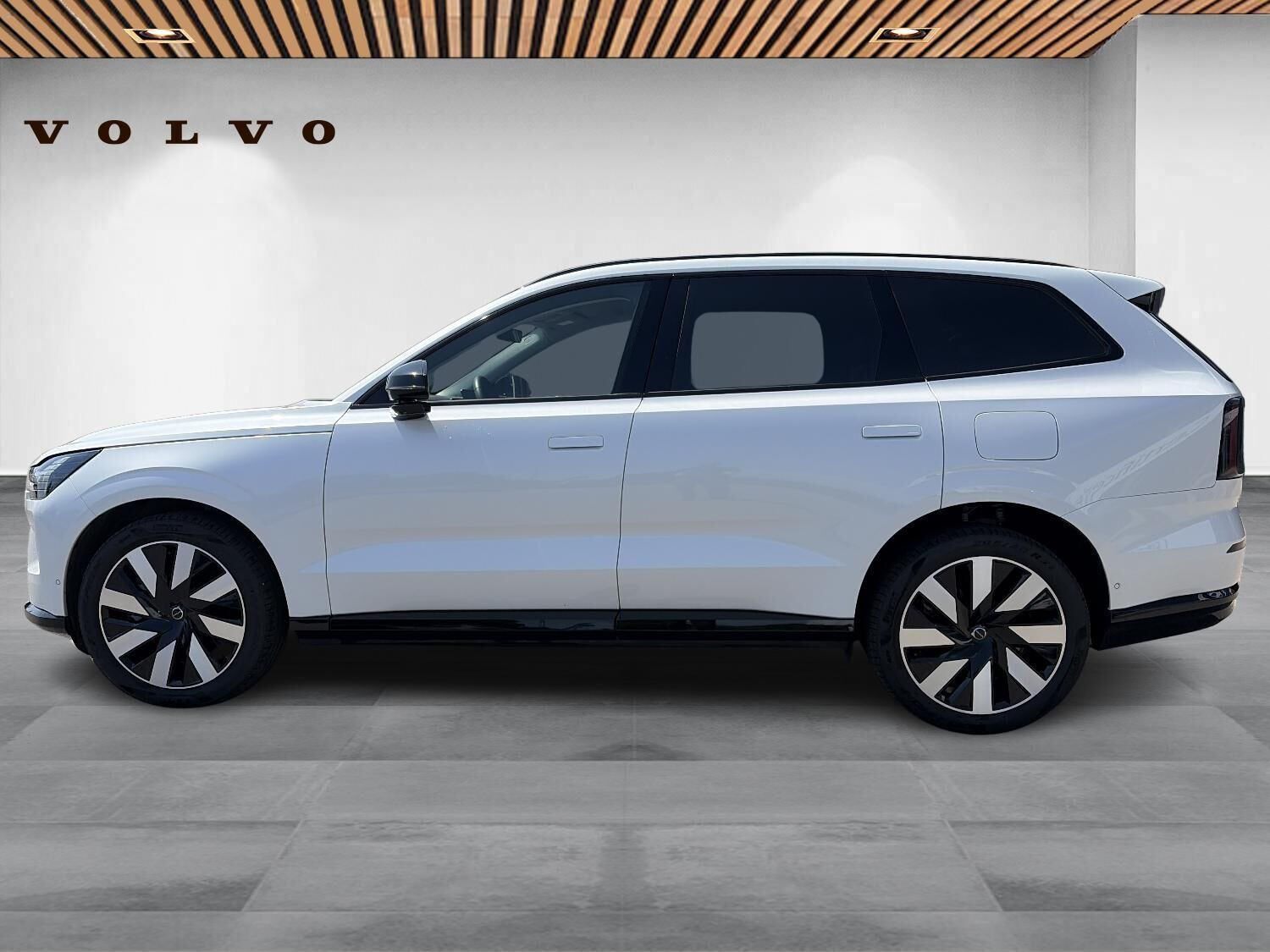 Hvid Volvo EX90 fra 2025
