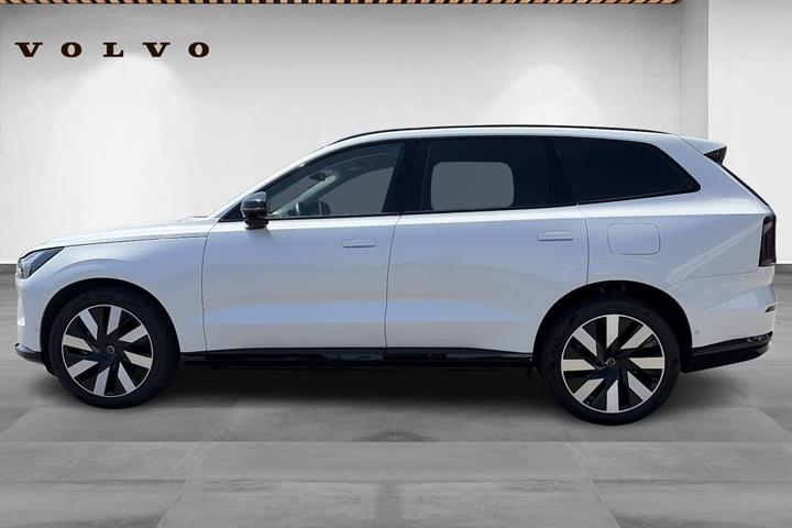 Hvid Volvo EX90 fra 2025