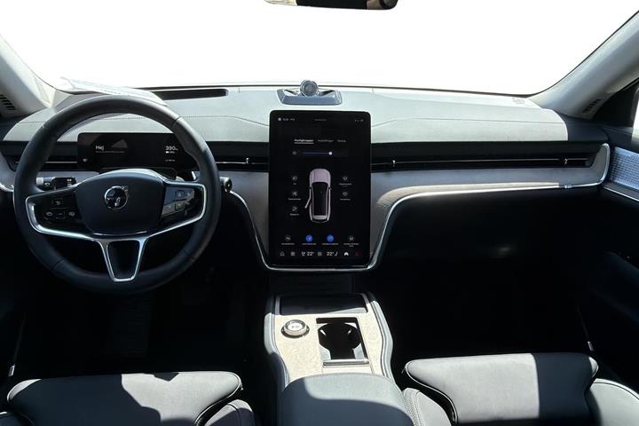 Hvid Volvo EX90 fra 2025