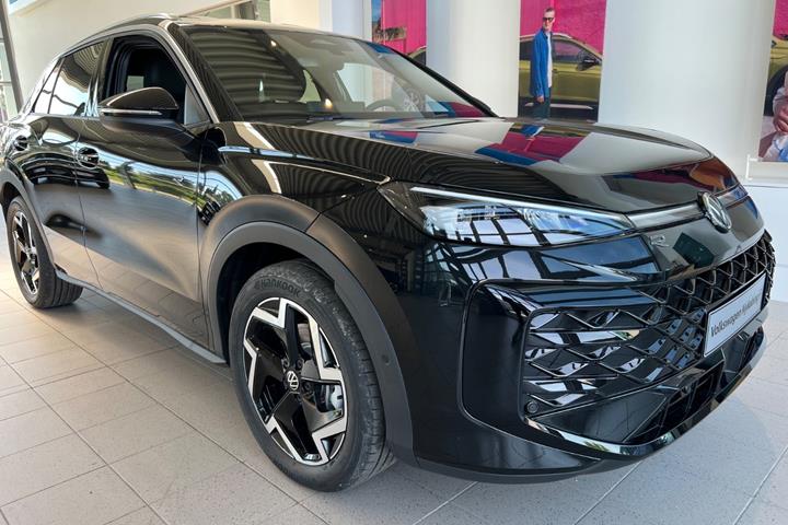 Sort VW T-Roc fra 2026 set udefra