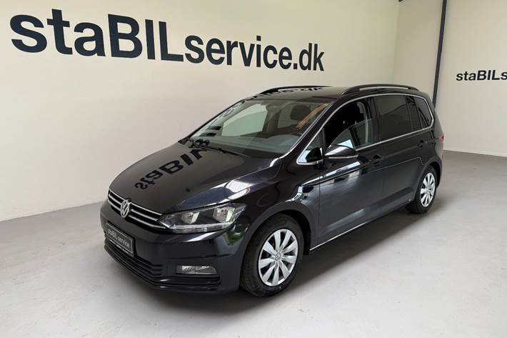 Sort VW Touran fra 2017