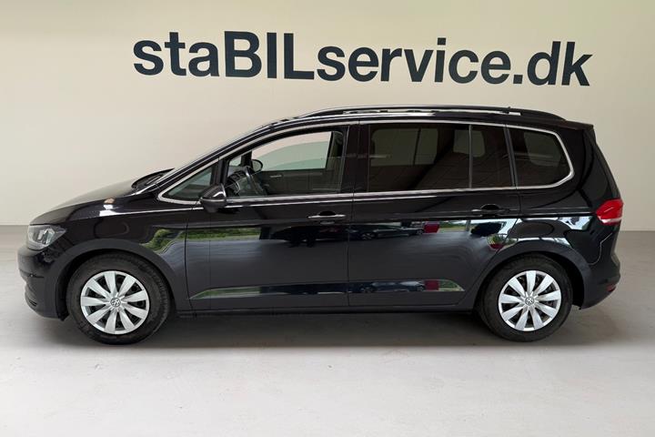Sort VW Touran fra 2017