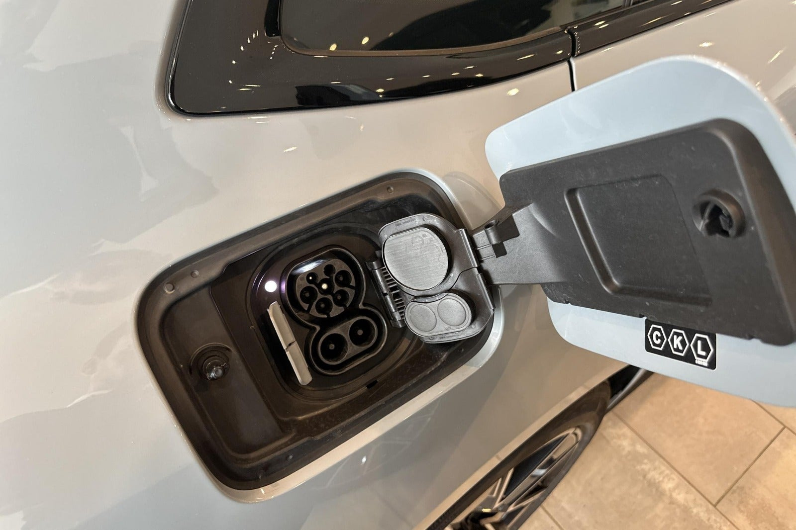 Grå BMW i4 fra 2024