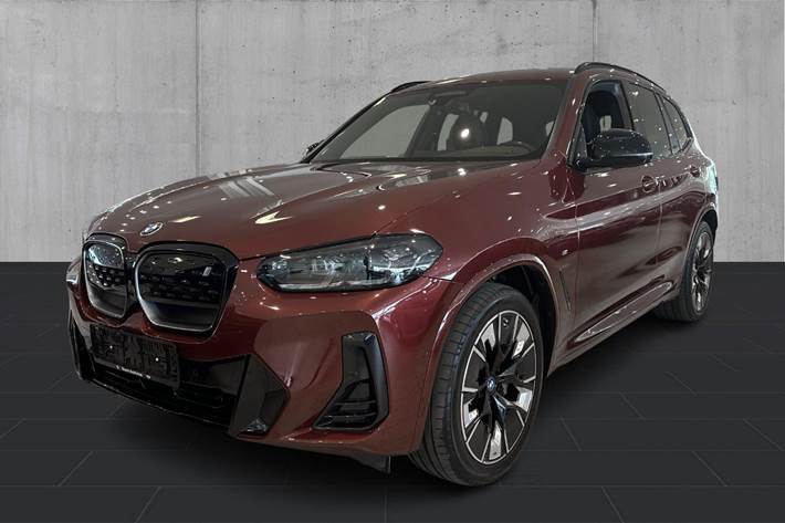 Grå BMW iX3 fra 2024