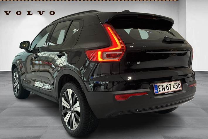 Sort Volvo EX40 fra 2026