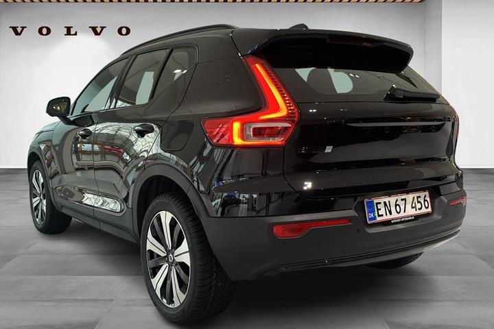 Sort Volvo EX40 fra 2026