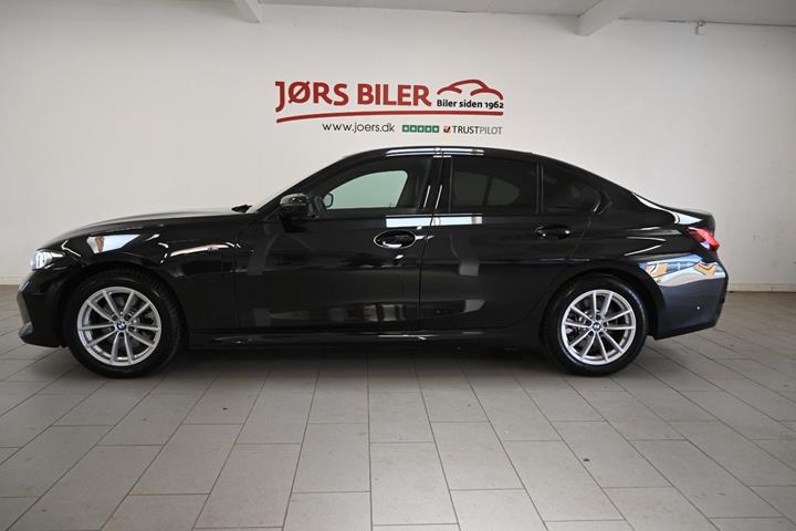 Sort BMW 320e fra 2024