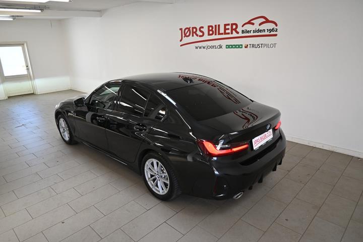 Sort BMW 320e fra 2024