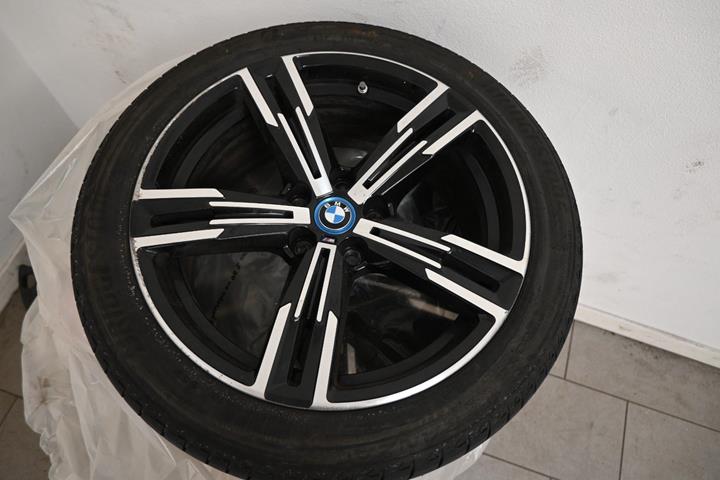 Sort BMW 320e fra 2024