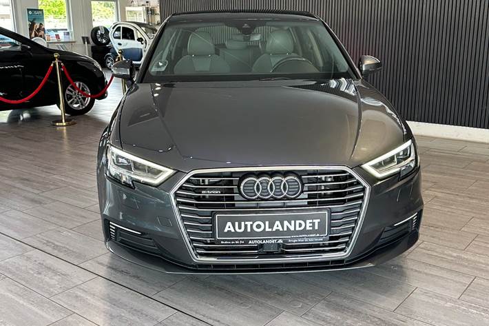 Grå Audi A3 fra 2018